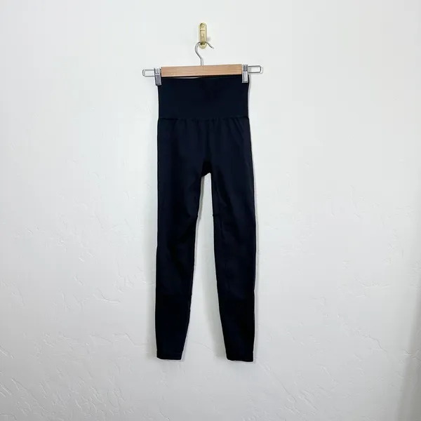 The North Face | High Waisted Shaped Athletic Base Leggings in Black‎ Size Small - Image 2
