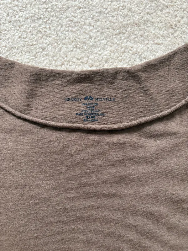 Brandy Melville Brown Crop Top - Image 2