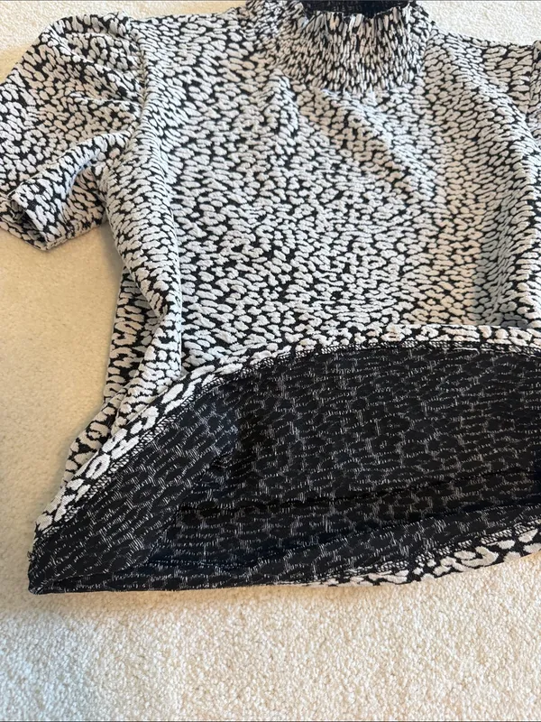Zara Black & White Leopard Textured, Patterned Short-Sleeve Mock Neck Shirt - Image 4