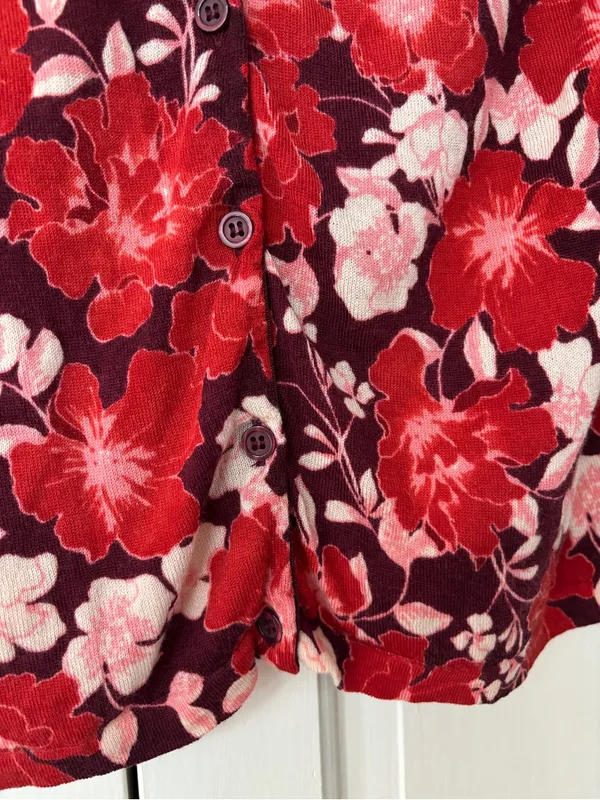 Garnet Hill Red Floral Button-Down Cardigan 100% Merino Wool Blouse Size Medium‎ - Image 6