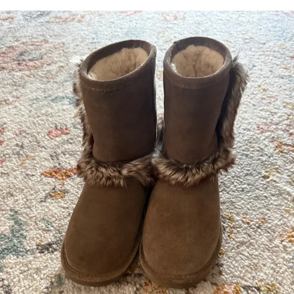 Bearpaw Women Brown Suede Faux Fur Trim Winter Boots Size 7 Flat Mid Calf - Image 2