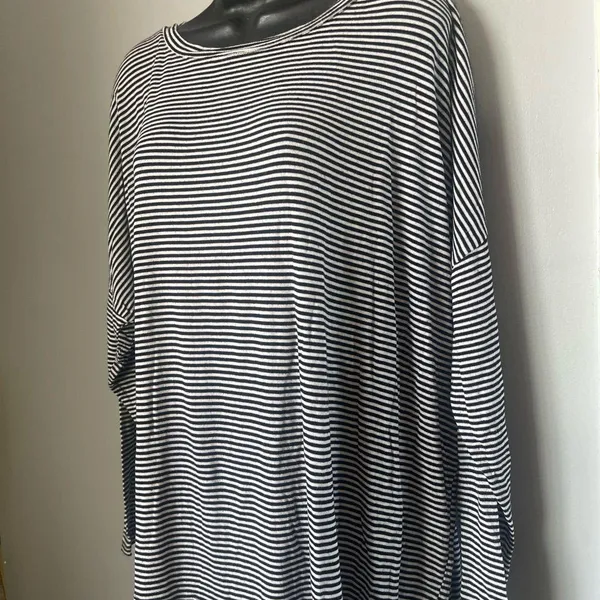 Loft Classic Black and White Striped Long Sleeve Top size 16-18 - Image 3