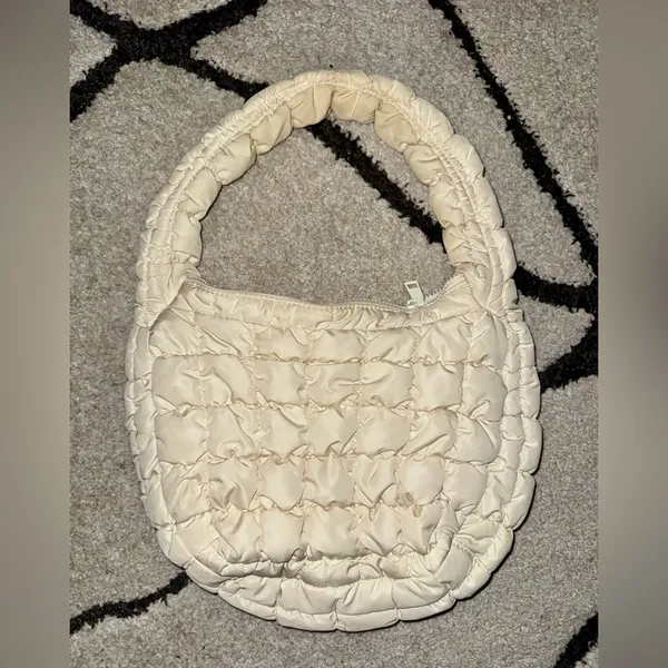 Amazon Cream Quilted Shoulder Bag with Crescent Shape - Image 2