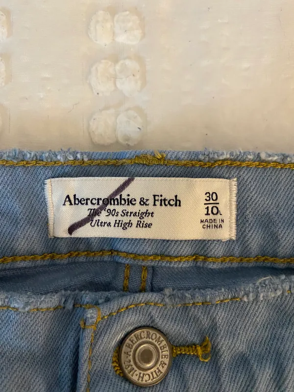 Abercrombie And Fitch Cargo Jeans - Image 3