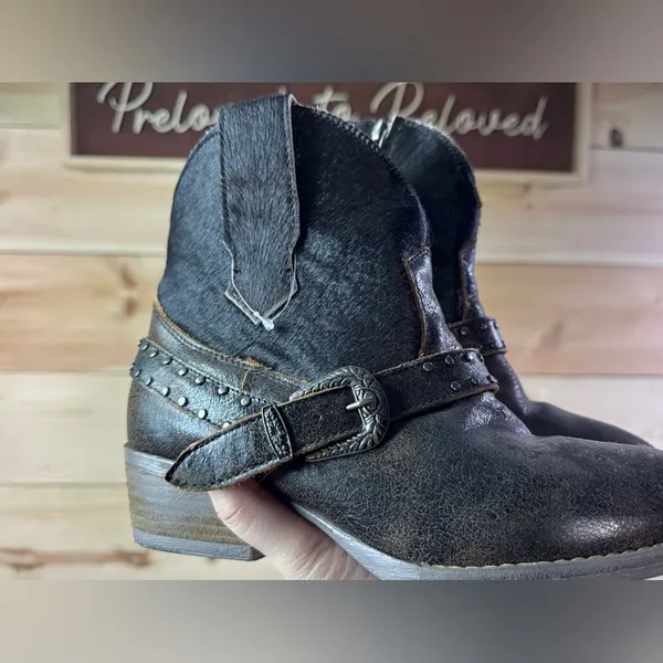 NWOB Sterling River Cowhide Booties Brown Size 9.5 - Image 3