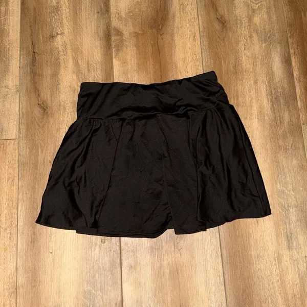 White Birch Black Yoga Skort Women’s Size Medium Super Soft Stretch Elastic - Image 5