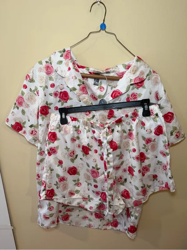 Nordstrom Rack Women's Short Sleeve Floral Pajama Top - White with Pink Rose Print - Image 2