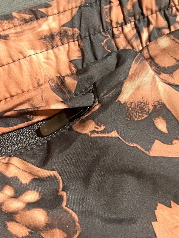 Womens XS Nike Dri Fit Athletic/Casual Shorts w/biker shorts 3" - Image 3
