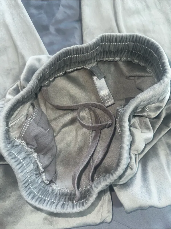 SKIMS Grey Velour Joggers! - Image 5