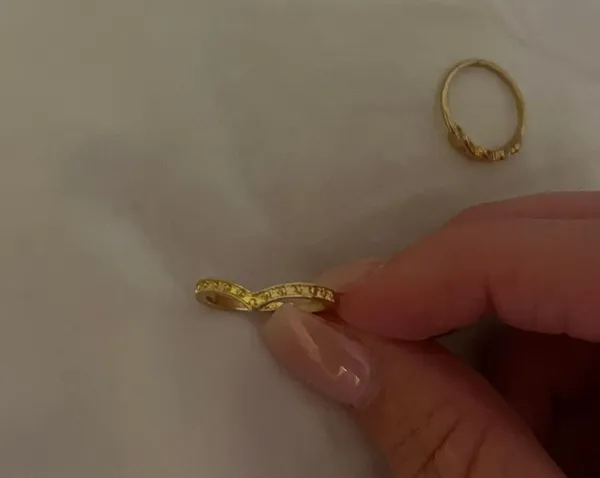 Gold Arrowed ring - Image 2