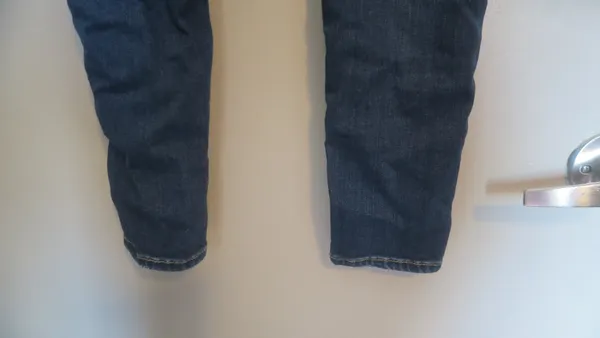 American Eagle Outfitters super stretch super low jegging AEO denim jeans in dark wash blue size 00 short. - Image 9