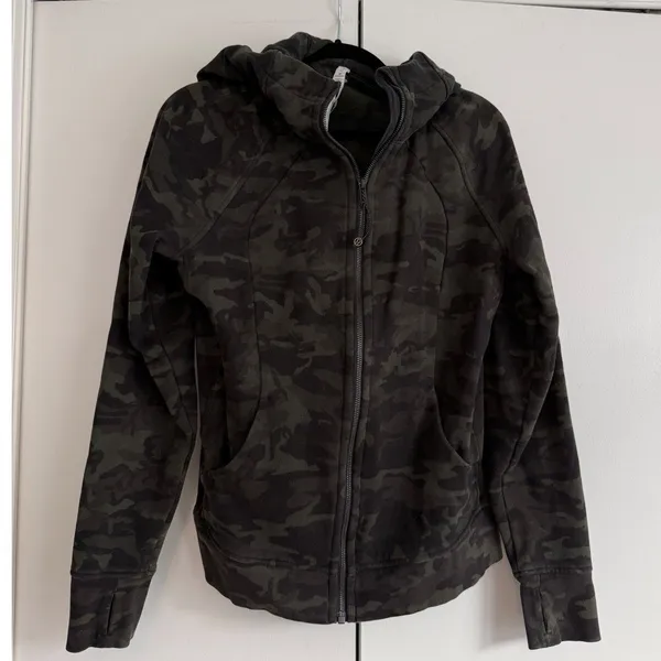 Lululemon Camo Full‎ Zip Hooded Jacket Women's Size 12 Green Black Athleisure - Image 2