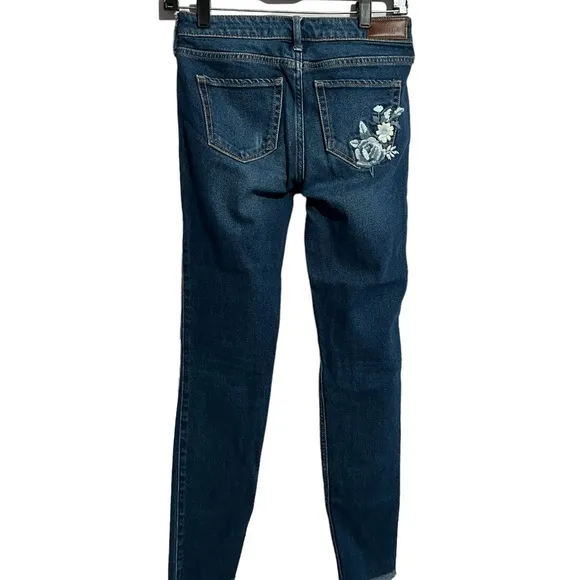 Hollister Low Rise Super Skinny Jeans Floral Embroidery - Image 2