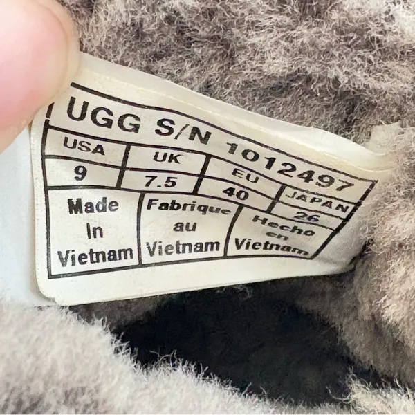 Ugg Kristin Gray Suede Leather Ankle Boots Women’s Size 9 - Image 9