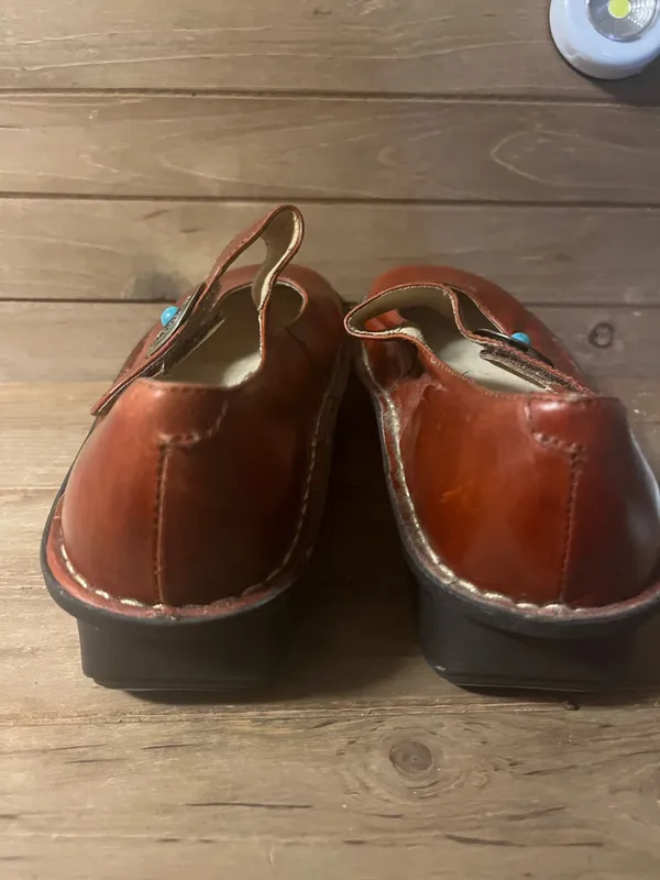 Allegra K Brown leather Mary Jane Shoes with turquoise pendant size 39 (8,8.5) - Image 4
