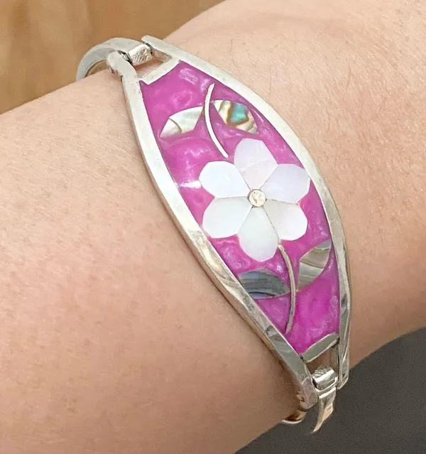 Vintage Alpaca Mexico Mexican Silver Mother of Pearl Inlaid ID Cuff Bracelet - Image 4