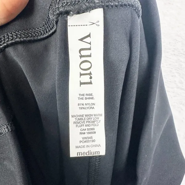 Vuori Women's Racer Leggings Size Medium Black Gray Stripe Athletic Running EUC - Image 6