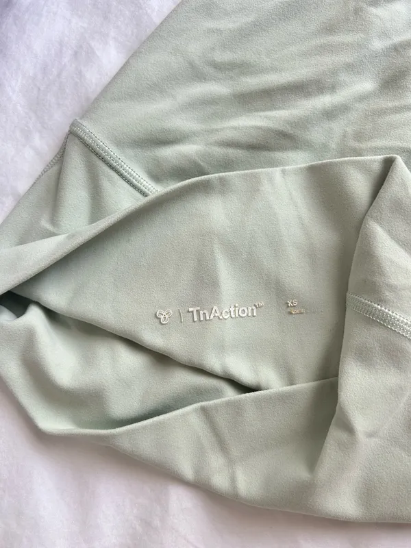Aritzia TNA BUTTER Shorts Biker - Image 3