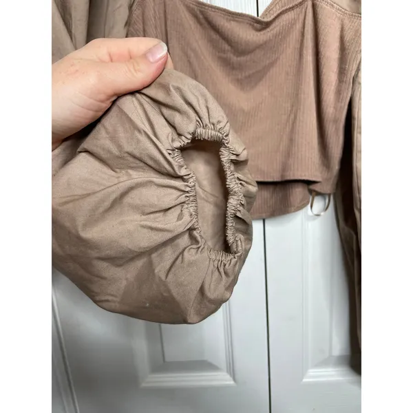 NEW Abercrombie & Fitch Womens Tan Ribbed Balloon Sleeve Blouse Size Large - Image 6