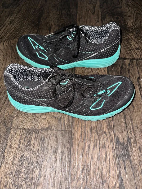 Brooks Women's Black Teal Athletic Shoes - Image 4