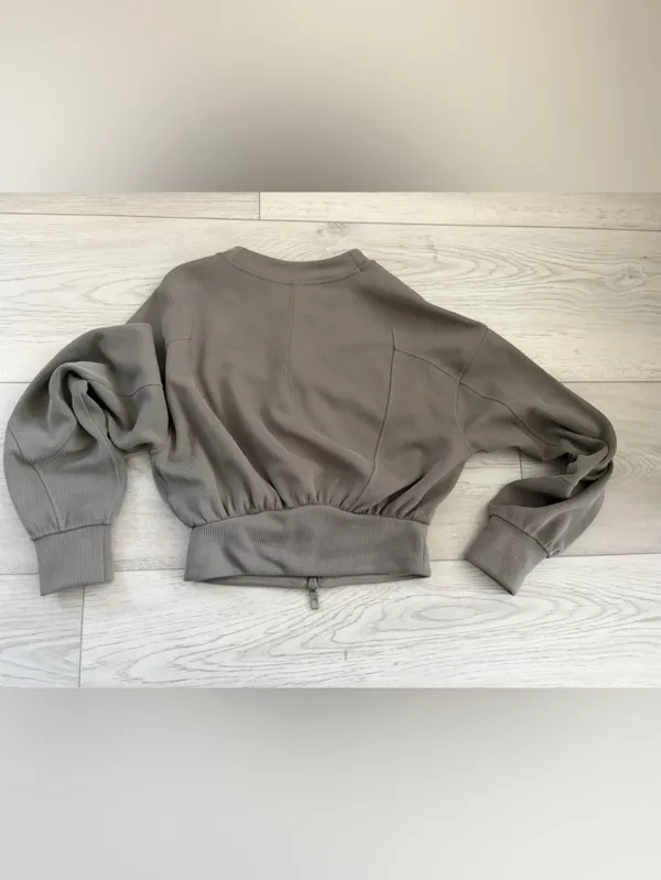 Lululemon Ribbed Softstreme Cropped Jacket size 2 - Image 4