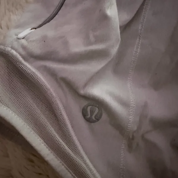 Lululemon White Low-Rise Hotty Hots 2.5” - Image 3