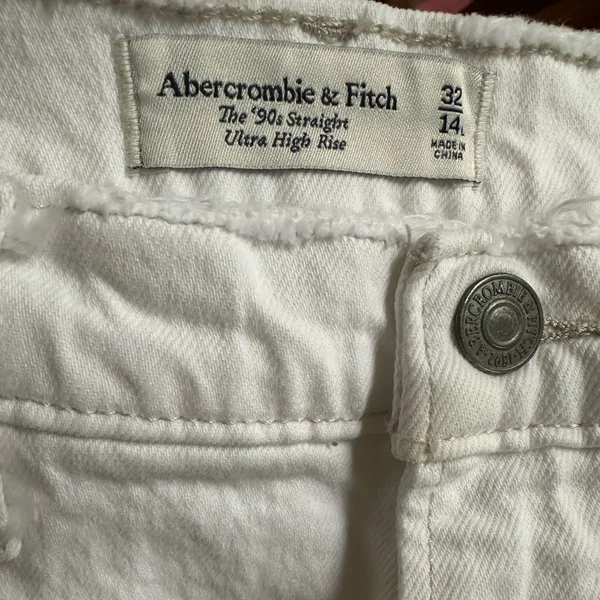 Abercrombie & Fitch The 90s Straight Ultra High Rise Jeans Size 32 White Cream - Image 4