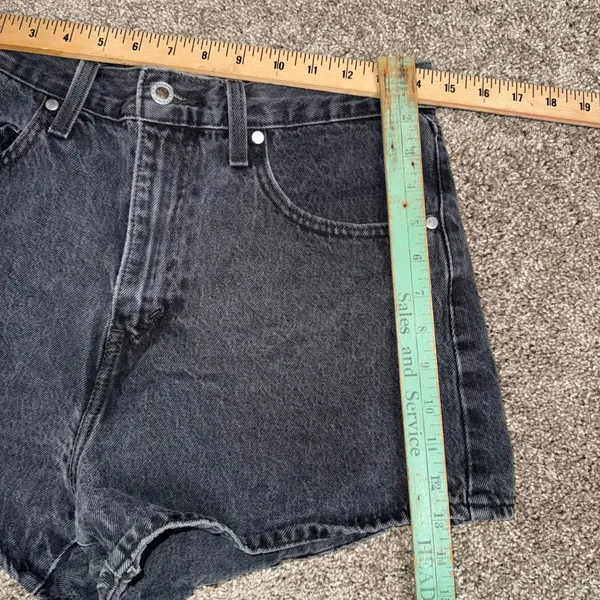 Levi's SilverTab Mom Shorts Women 28 Black Excellent High Waisted Denim - Image 5