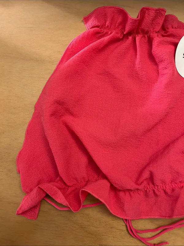 Free with Bundle only!! New Women’s Shein crop Top pink size Medium - Image 2