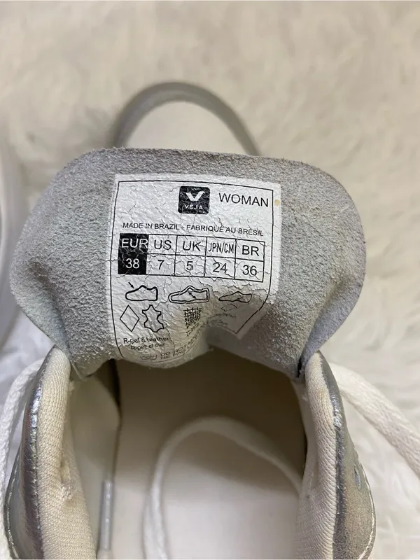 Veja Women’s White Sneakers with Iridescent Silver Accents. Size-7 - Image 9