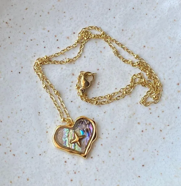 Handmade gold tone stainless steel heart sparkle shell necklace🐚⭐️🌀 - Image 5