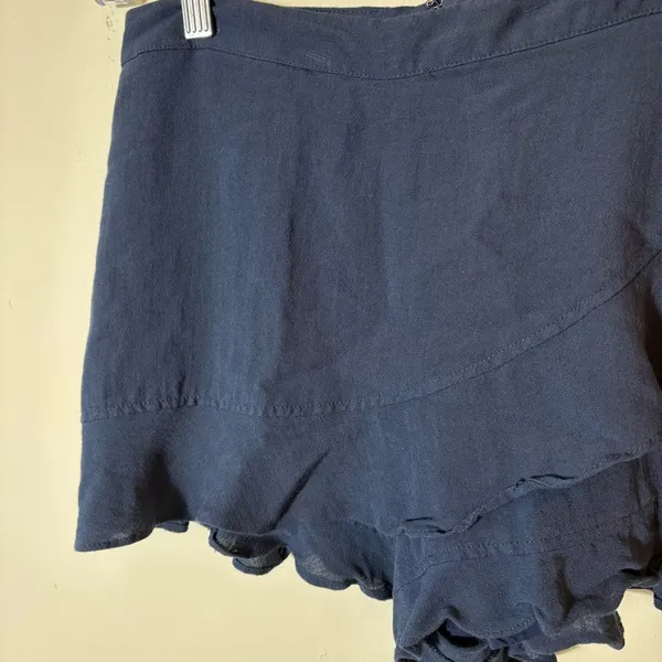Altar’d‎ State Ruffle Hem Wrap Skort Navy Size Medium - Image 3