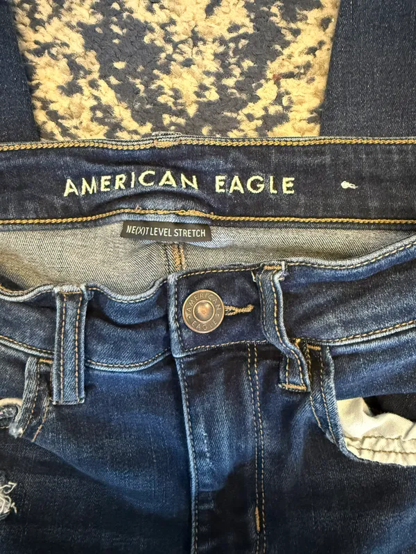 American Eagle Outfitters Ripped Jegging - Image 4