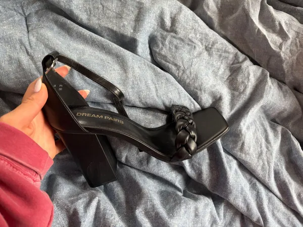 Black heals Size 9 - Image 2