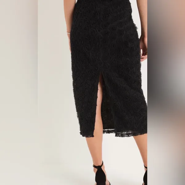 Lulu’s Luxurious Energy Black Tulle Rosette High-Waisted Midi Skirt in Black - Image 9