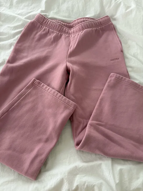 Aritzia Sweatfleece Mega Straight Sweatpants - Image 3