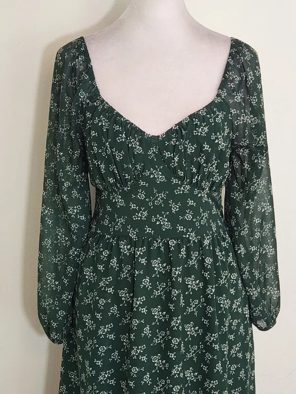 Hollister Dark Green and White Floral Midi Dress Size Small Wedding Guest Dress - Image 3