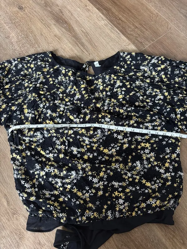Free People Black Floral Short Sleever Bodysuit - Size Large - Image 5