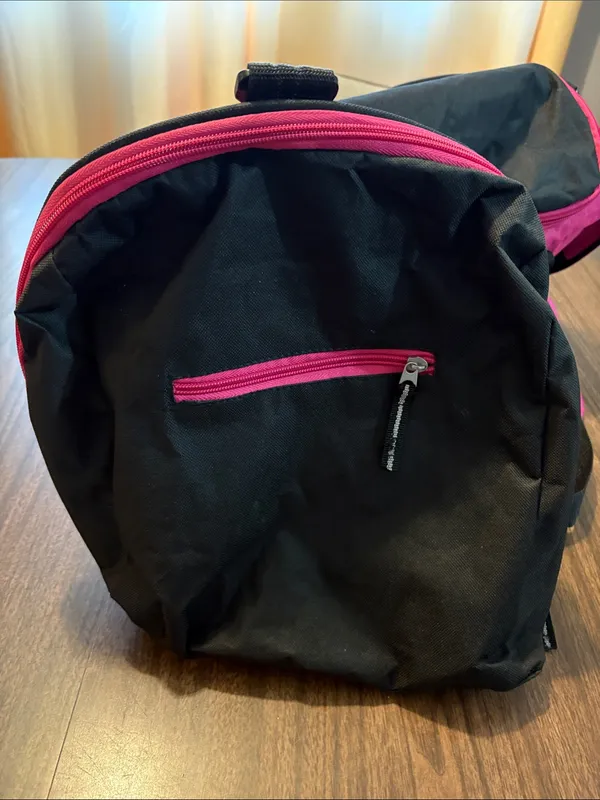 Protege Black and Magenta Duffel Bag - Image 3