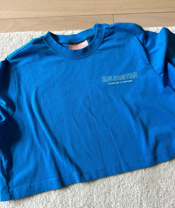 Cropped Basic Tshirt Blue Size 4 - Image 2