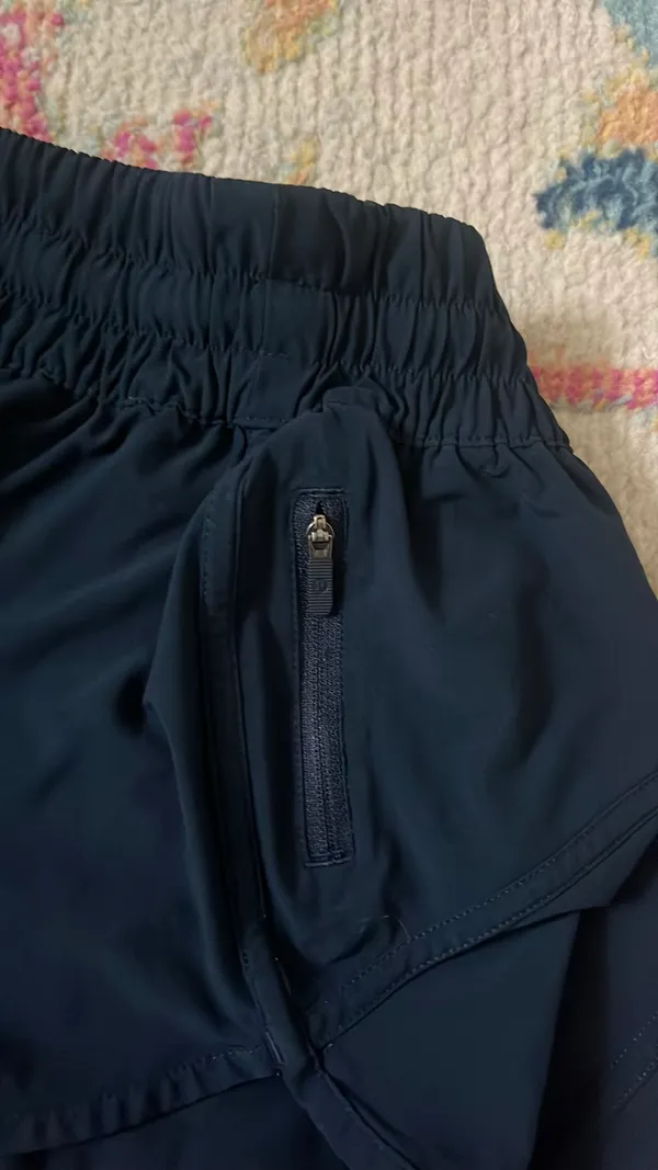 Lululemon Shorts Hotty Hot - Image 5