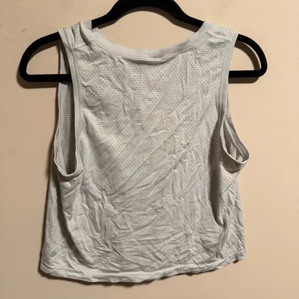 Lululemon Breeze By Muscle Crop Tank *lululemon Silver Lilac Silver Lilac Size 4 - Image 2