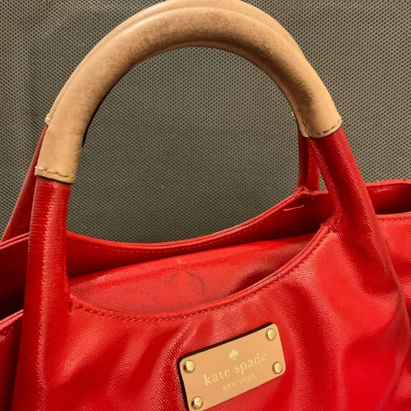 This is a cool stylish Kate spade red leather handbag - Image 5