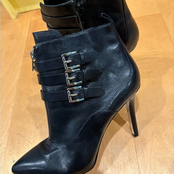 Michael Kors stiletto heel pointed toe booties black leather silver buckle 9.5 - Image 3