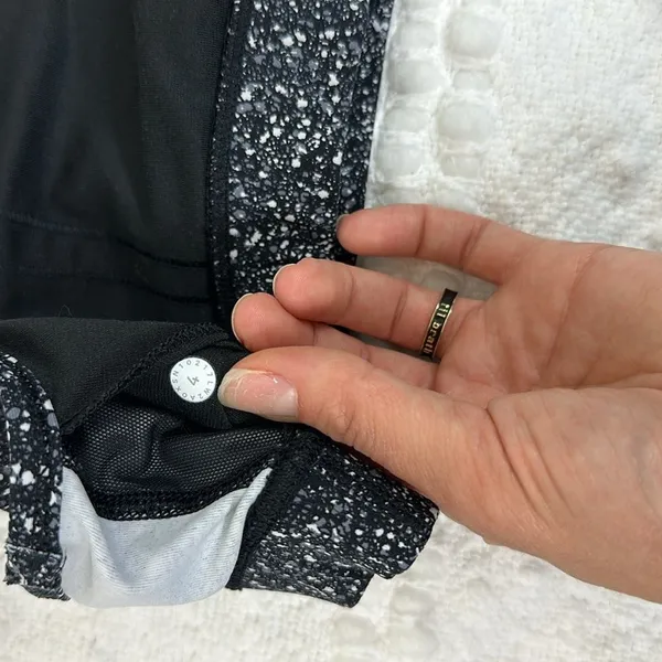Lululemon Flow Y Bra Mesh Back Size 4 - Image 5