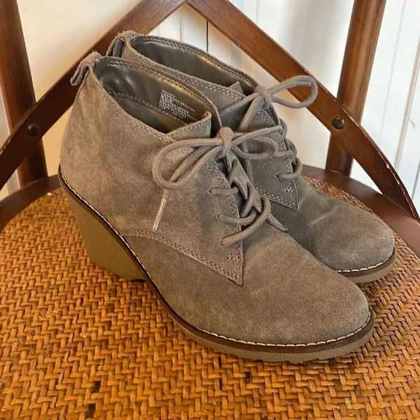 White Mountain Lambert genuine suede wedge lace up booties 8.5 - Image 2
