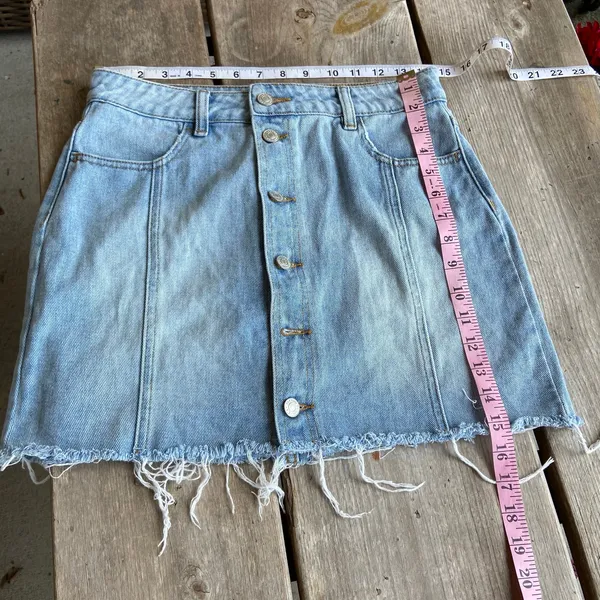 PacSun‎ Womens Skirt Size 27 Light Blue Denim Cutoff Raw Hem Buttons Down Front - Image 6