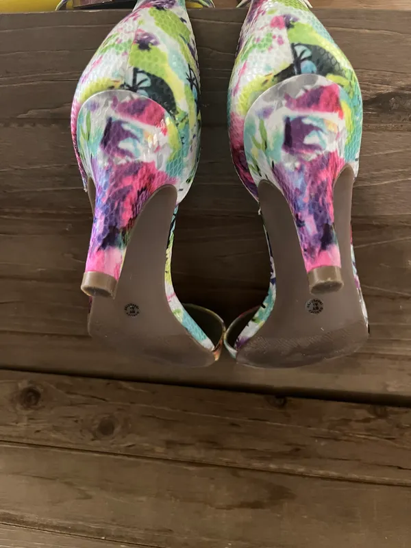 Vibrant Tropical beautiful colored Sandals 3” heels strapped Multi Color Size6.5 - Image 6