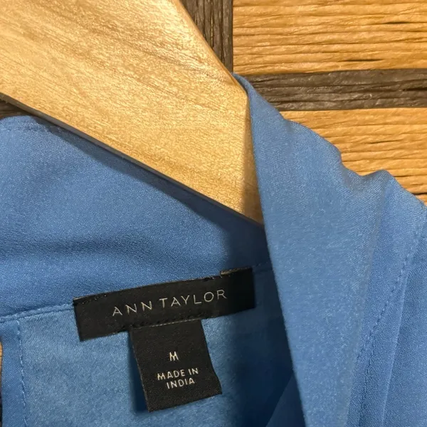 Ann Taylor Blue Pleated Blouse Size‎ Medium - Image 5