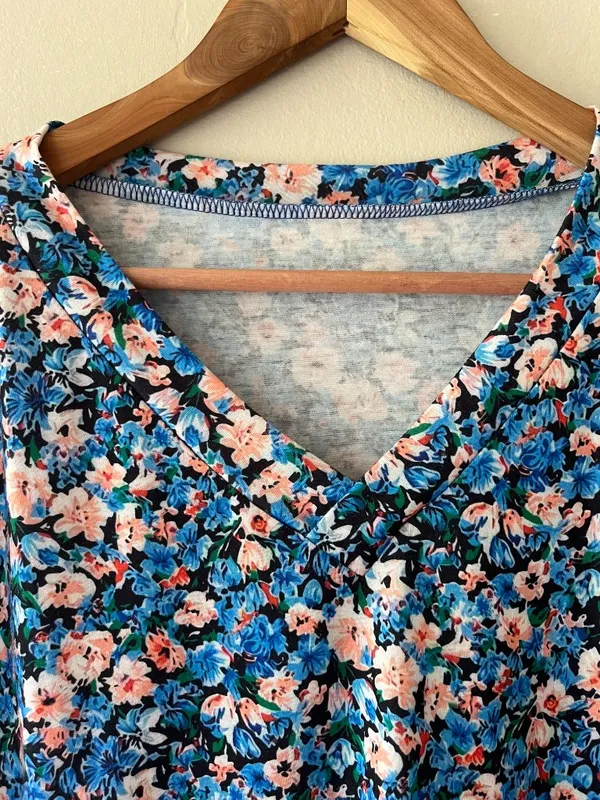 Floral Blouse Sz M Oversized Blue Ruffle bell sleeves V Neck Pullover - Image 3